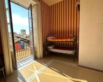 Salerno Experience Hostel - Salerno - Balkon
