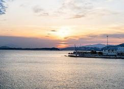 Sanders Port Piraeus - Pireus - Plaża