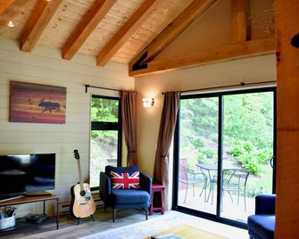 “The Maple Moose”, modern cabin in Quechee, near Woodstock - Quechee - Obývací pokoj