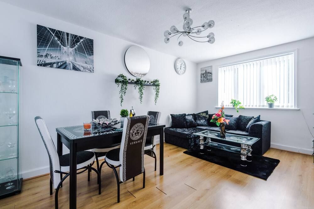 Spacious & Luxurious 3-bed House in Manchester - Manchester - Menjador