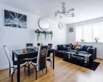 Spacious & Luxurious 3-bed House in Manchester - Mánchester - Comedor