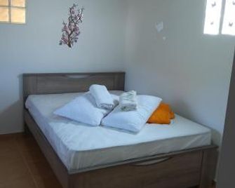 Rooms & Studios Christina - Sarti