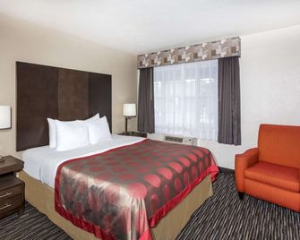 Ramada by Wyndham Monterey - מונטריי - חדר שינה