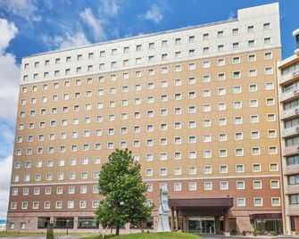 Toyoko Inn Narita Airport Shinkan - Narita - Budova