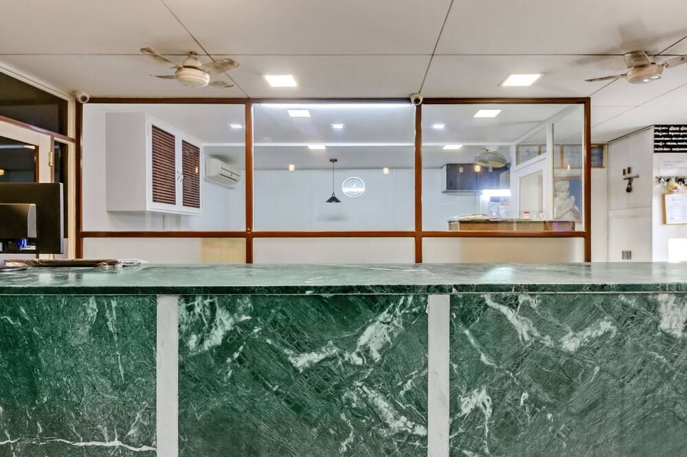 Hotel Hospice - Surat - Front desk