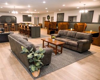Harvest Drive Family Inn - Renovated Rooms - Intercourse