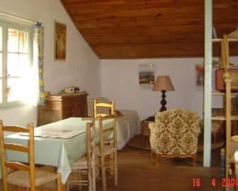 country house between forest and river - Alzon - Comedor
