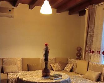 Luxurious house 2 minutes from limay station - Limay - Salon