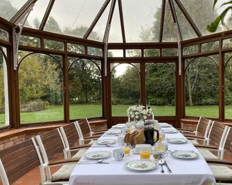 Historic large house set within beautiful gardens - Leominster - Restaurant