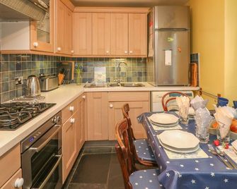 33 Island Street - Salcombe - Kitchen