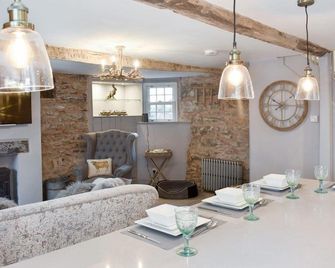no 8 main street - Sedbergh - Comedor