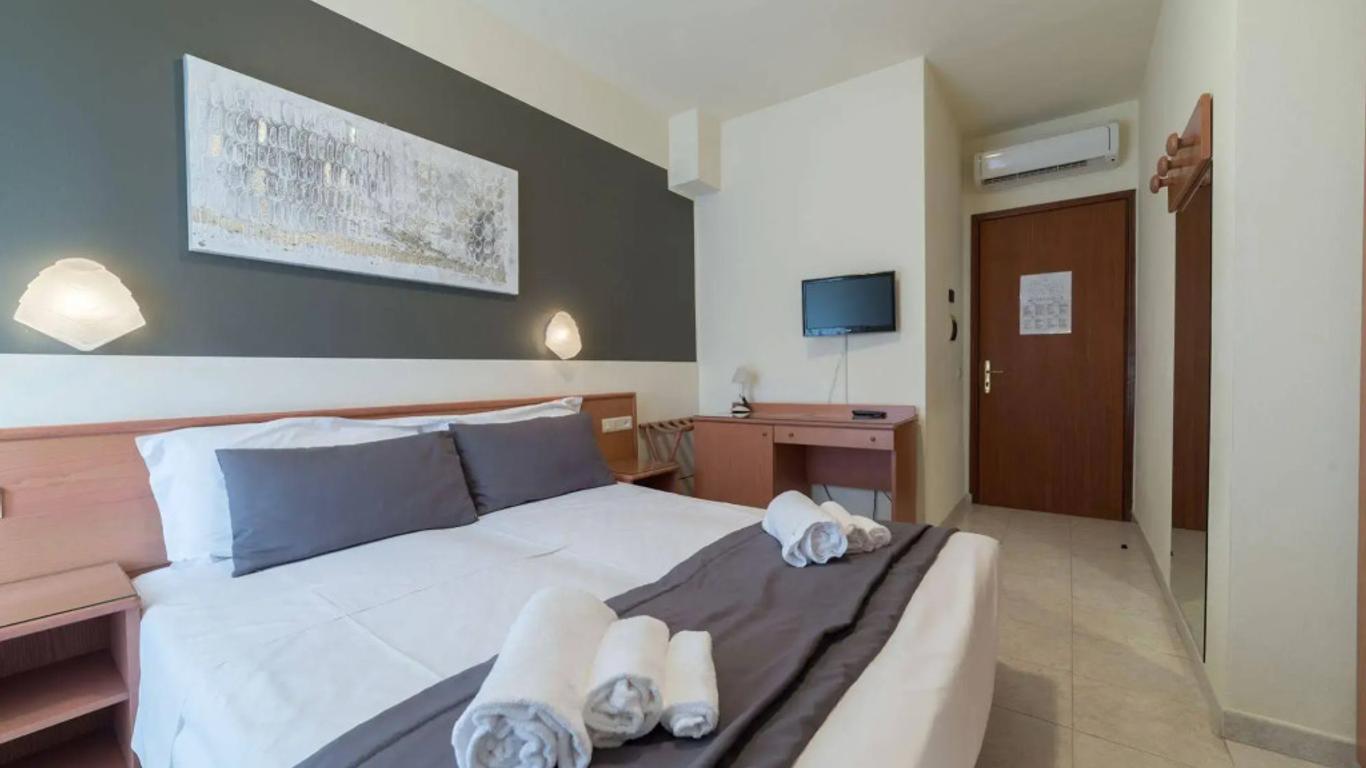 Hotel Airone