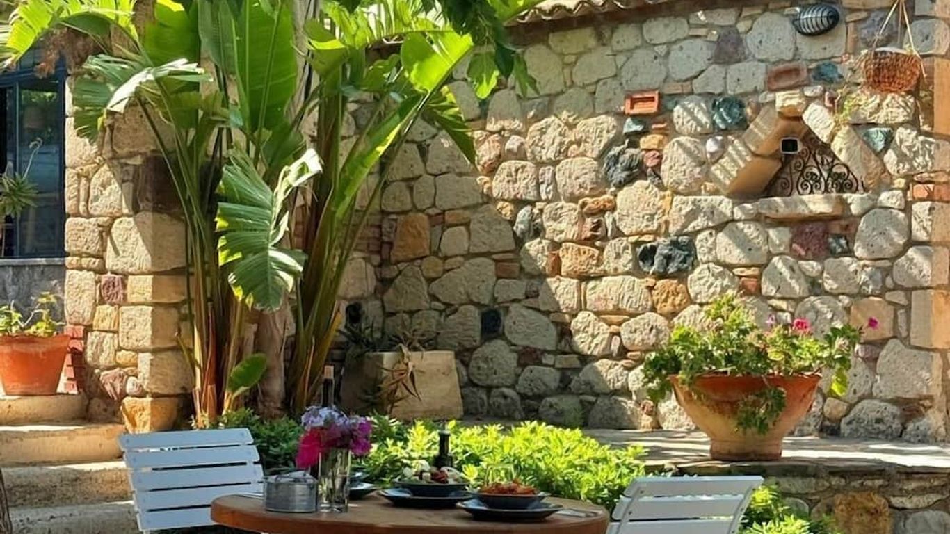 Alacati Zeytin Konak Hotel