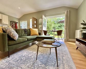 Sancreed House Cottages - Penzance - Living room