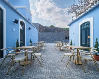 Azores Book Hotel - Angra do Heroísmo - Patio