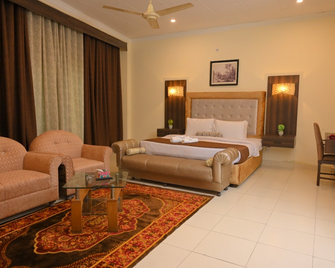 Euro Heights Hotel Gujrat - Gujrāt - Habitación