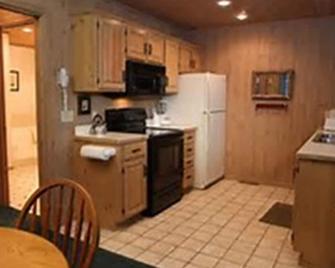 Beautiful cabin on Gull Lake with access to resort's indoor pool and hot tub - Lake Shore - Cocina