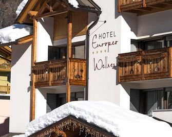 Hotel Europeo Alpine Charme & Wellness - Pinzolo - Gebouw