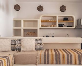 Alonia Suites - Naousa - Room amenity