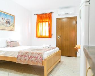 Alexandros Hotel Apartments - Vourvourou - Schlafzimmer