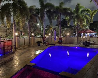 GuestHome 5 minutes from Miami Airport with Heated Pool - Miami - Piscina