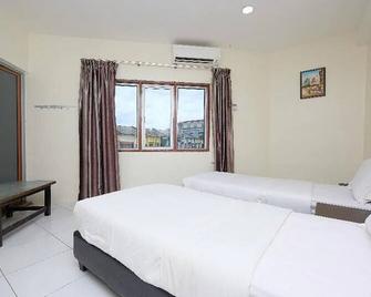 Hotel O 75 - Temerloh - Habitación