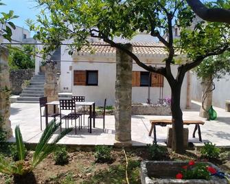 Corte Piri - Tricase - Patio