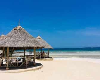 Landmark Mbezi Beach Resort - דר א-סאלאם - חוף