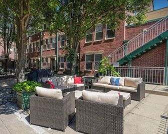 Condo in the Highlands walkable to restaurants, bars, and shopping - Louisville - Patio