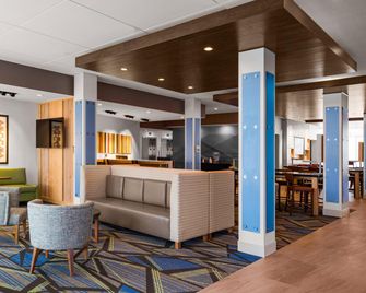 Holiday Inn Express & Suites Sanford- Lake Mary By IHG - Sanford - Lobby