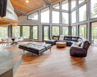 7 Mi to Boat Launch Luxe Montana Family Home - Trout Creek - Sala de estar