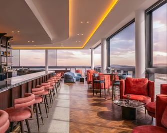 Voco Gosford By IHG - Gosford - Bar