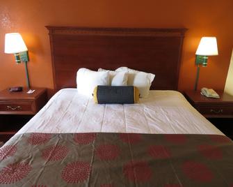 Royal Crest Motel - מדפורד - חדר שינה