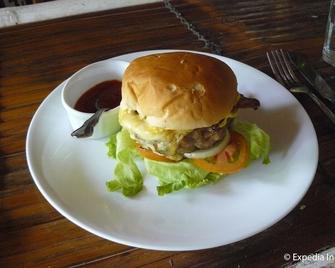 Little Bridges Bed And Breakfast - Mambajao