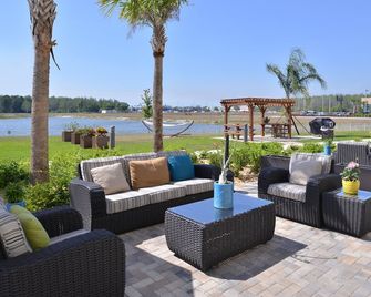 Holiday Inn Express & Suites Trinity By IHG - New Port Richey - Patio
