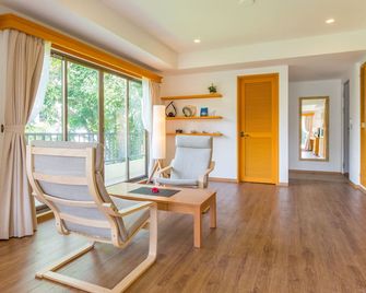 غاردن بالاس داون تاون كورور - كورور - غرفة معيشة