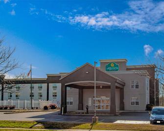 La Quinta Inn & Suites by Wyndham Lexington Park - Patuxent - California - Gebäude