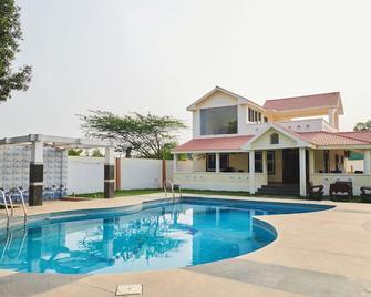 Bliss Farm Stay-Iris - Kothur - Piscina