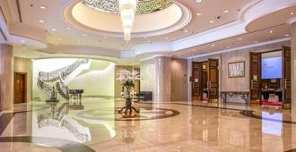 Crowne Plaza Bahrain, An IHG Hotel - מאנאמה - לובי