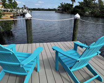 Spectacular Nature! Waterfront! Prime Fishing! Bring Boat. Free Bikes, Sup Kayak - Bokeelia - Patio