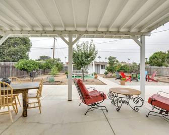 Breeze by the Marina Chula Vista Getaway! - Chula Vista - Patio