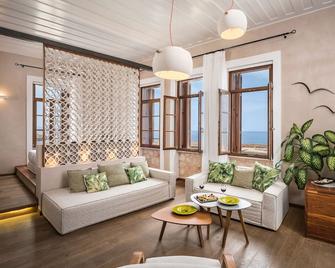 فندق أمباسادورس ريزيدنس البوتيكي - خانيا - غرفة معيشة