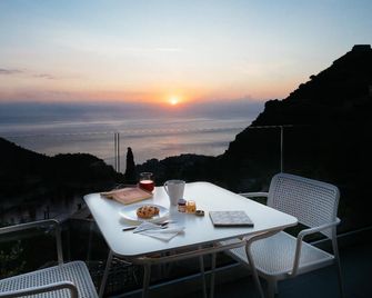 The View Luxury Apartments Taormina - Taormina - Balkon