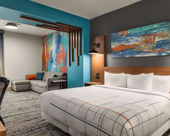 La Quinta Inn and Suites by Wyndham Austin South - Austin - Bedroom