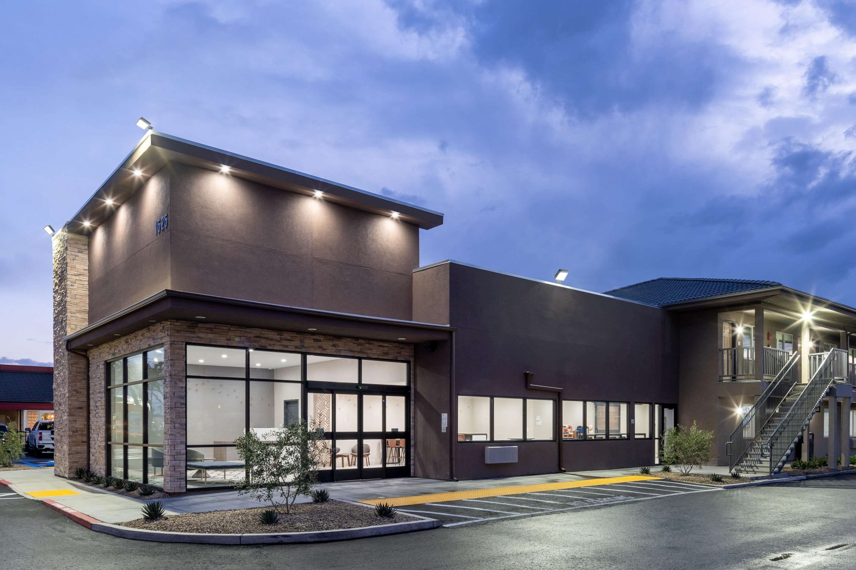 Ramada by Wyndham Modesto Yosemite Area - Modesto - Building