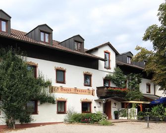 Hotel Trasen - Waldkraiburg - Gebouw