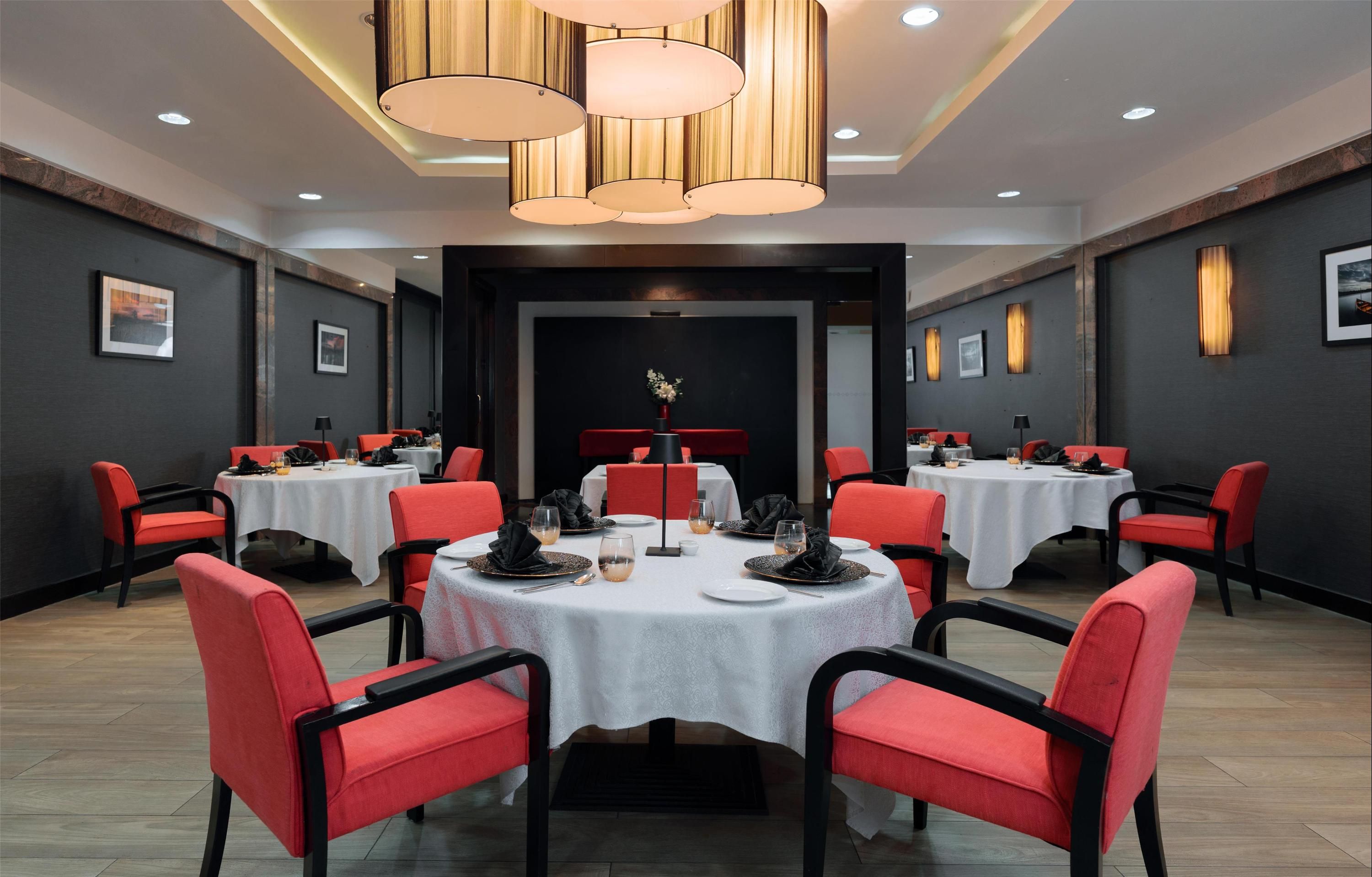 Radisson Hotel Brunei Darussalam - באנדאר סרי בגוואן - מסעדה