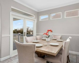 Welcome to Bayfront Bliss! - Seabrook - Dining room