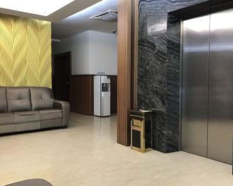 Aeton Hotel Nilai - Kampung Baharu Nilai - Living room