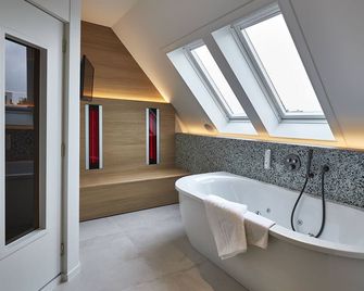 Parkhotel Roeselare - Roeselare - Bathroom